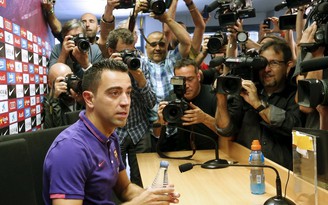 Xavi chấm dứt 24 năm gắn bó với Barcelona