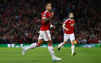 Depay lập cú đúp giúp M.U lội ngược dòng ở lượt đi play-off Champions League