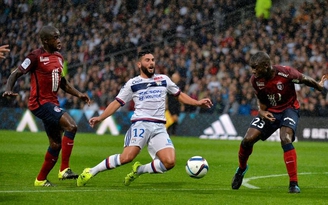 Lyon vuột cơ hội bám sát PSG