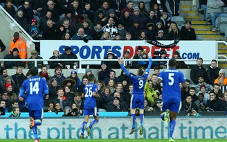 HLV Van Gaal: 'Leicester có thể vô địch Premier League'