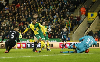 Norwich 1-1 Arsenal: Trả giá đắt cho 1 điểm