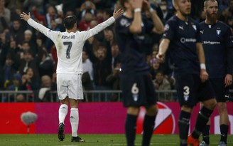 Ronaldo và Real Madrid lập kỷ lục trong trận đại thắng ở Champions League