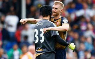 Thủ môn Cech bật mí nguyên nhân thành công của hàng thủ Arsenal