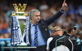 Chelsea hàn gắn mối quan hệ với HLV Mourinho