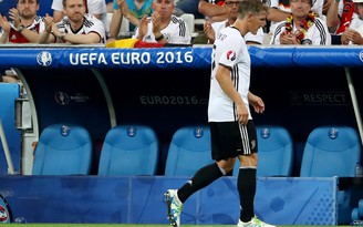 Schweinsteiger chia tay tuyển Đức trong cay đắng