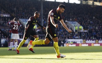 Aguero lập cú đúp, Man City nhọc nhằn giành 3 điểm trên sân Burnley