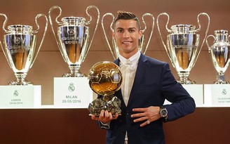 Quả bóng vàng 2016: Ronaldo có số điểm bình chọn gấp đôi Messi