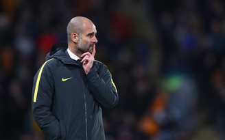 Man City: Khi Guardiola bị 'lột mặt nạ'