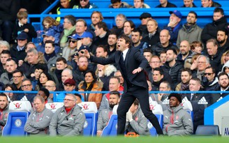HLV Conte: 'Cúp vô địch chưa nằm trong túi Chelsea'