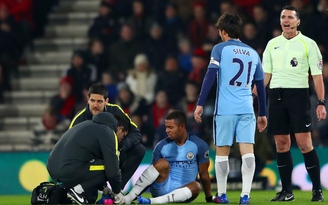 Man City: Gabriel Jesus nghỉ hết mùa, cơ hội cho Aguero