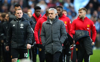 M.U khủng hoảng nhân sự, Mourinho mới nhớ đến Rooney