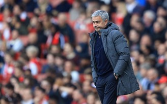 Roy Keane: 'Mourinho phải thấy xấu hổ về thành tích của M.U mùa này'