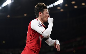 Ozil vẫn là chân chuyền hay nhất Premier League