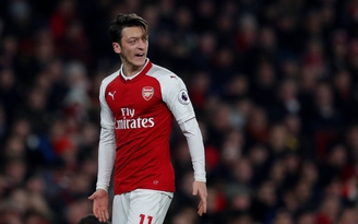 Ozil đang ở rất gần M.U và Mourinho