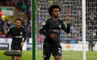 Chelsea gượng dậy trên đôi chân của Willian