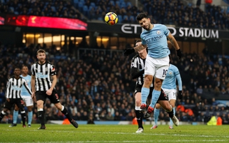 Aguero lập hattrick, Man City trở lại con đường chiến thắng