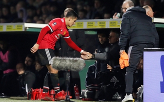 Sanchez: Món quà sinh nhật giá trị cho Mourinho