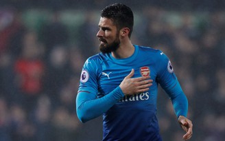Với Giroud, cơn khát tiền đạo của Conte sẽ kết thúc?