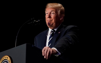 M.U thua lỗ là tại... tổng thống Trump