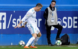Ronaldo lập cú đúp, Real Madrid nhọc nhằn vượt qua Eibar