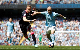 Man City bị Huddersfield cầm hòa trong ngày nâng cúp vô địch