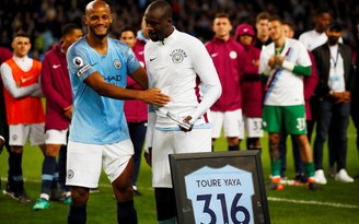 Man City chia tay Yaya Toure bằng một loạt kỉ lục