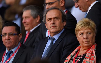 Cựu chủ tịch FIFA Sepp Blatter chế giễu Michel Platini