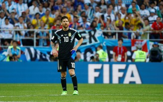 Maradona bảo vệ Messi, chỉ trích HLV Argentina