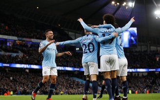 Man City tiếp tục bám đuổi Liverpool trong cuộc đua vô địch