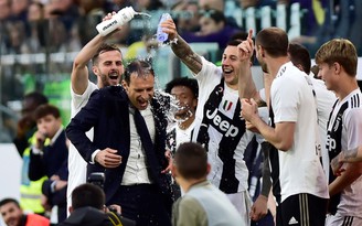 Juventus đi vào lịch sử với chức vô địch Serie A lần thứ 8 liên tiếp