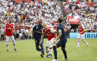 Ozil được đồng đội ở Arsenal cứu mạng trong vụ cướp ở London