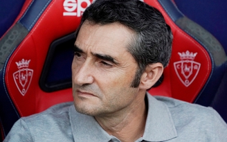 HLV Valverde nổi giận khi Barcelona bị đội mới lên hạng cầm hòa