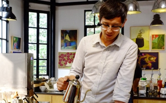 Chàng trai Mỹ đi tìm cà phê ngon nhất Việt Nam
