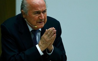 Cựu chủ tịch FIFA Blatter bị điều tra vì 'phù phép' tiền thưởng bất chính