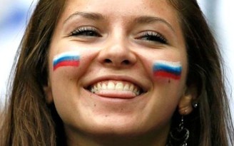 Người Nga học… cười để tiếp đón du khách mùa World Cup