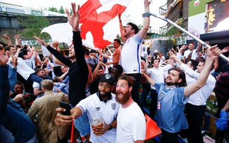 CĐV Anh ước đội nhà vô địch World Cup 2018 để được… uống bia miễn phí
