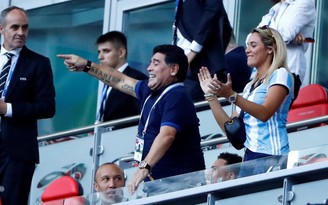 FIFA phê phán huyền thoại Maradona