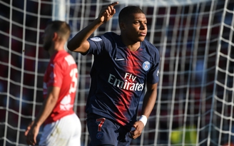 Mbappe tỏa sáng, PSG thoát hiểm trên sân “tí hon” Nimes