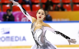 'Công chúa' trượt băng người Nga lại phá kỷ lục thế giới