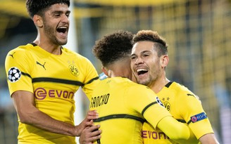 Champions League: 'Nhấn chìm' Atletico Madrid, Dortmund đặt một chân ở vòng sau