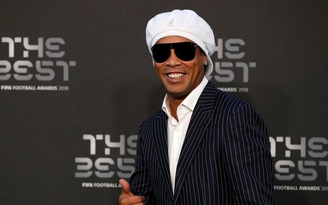 Huyền thoại Ronaldinho bị Brazil yêu cầu tịch thu hộ chiếu