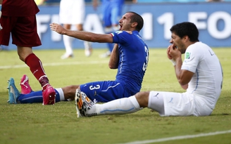 Suarez được bầu chọn là VĐV bị... ghét nhất mọi thời đại