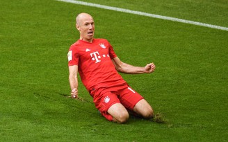 'Đôi chân pha lê' Arjen Robben tuyên bố giã từ sự nghiệp