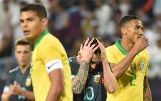 Vừa mãn án cấm, Messi lại bị tố xúc phạm HLV tuyển Brazil