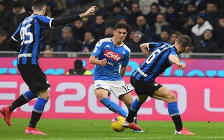 Inter gục ngã trên sân nhà trước Napoli ở bán kết Cúp Quốc gia Ý