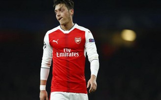 Ozil bị Arsenal 'đưa lên thớt' vì dùng dằng giảm lương trong đại dịch Covid-19