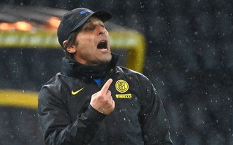 Serie A: HLV Conte của Inter bị cấm cầm quân vì đe dọa trọng tài