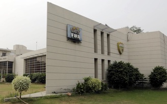 FIFA yêu cầu ‘quân nổi dậy’ trao trả trụ sở và quyền kiểm soát LĐBĐ Pakistan