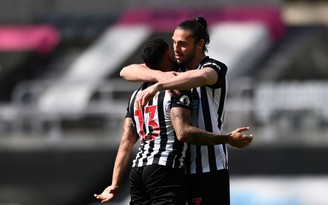 Kết quả Newcastle 3-2 West Ham: ‘Chích chòe’ tự cứu mình trong cuộc chiến trụ hạng