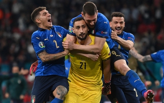Chiêu mộ người hùng tuyển Ý Donnarumma, PSG có đến… 9 thủ môn